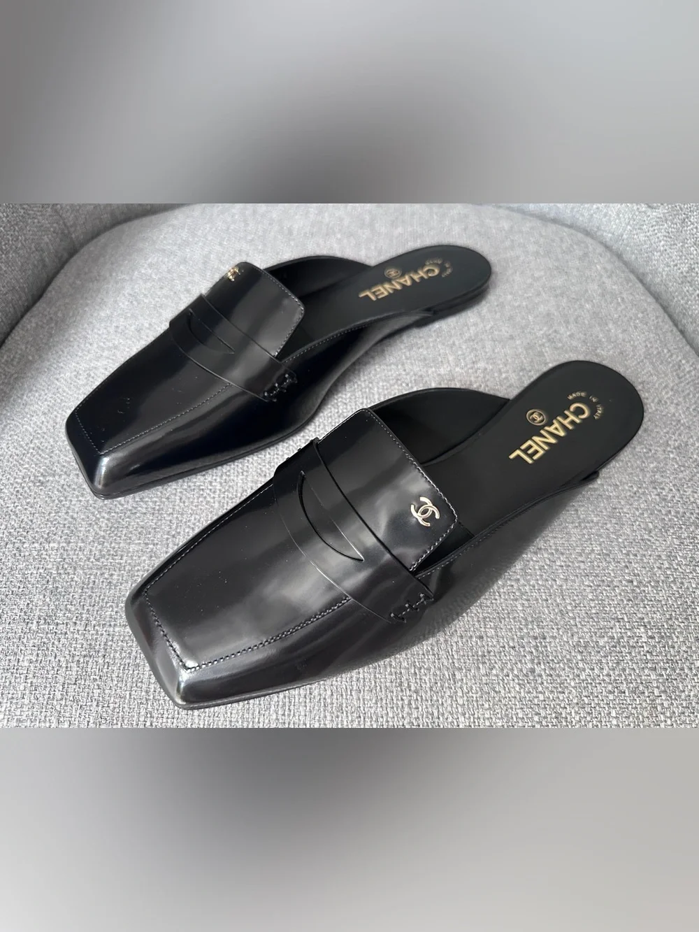 2026 CHANEL BLACK LEATHER SLIDES MULES HALF LOAFER SHOES GOLD CC LOGO 40.5 BLAZY